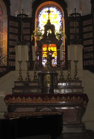 L'autel de l'église de Velars